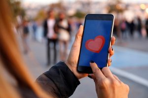 Expert Q&A: First comes Tinder, then comes marriage